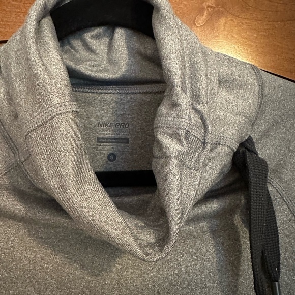 Nike dri-fit pullover - Picture 2 of 2